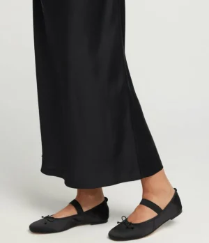 Flat Shoes-La Tribe Ballet Flat in Black Satin